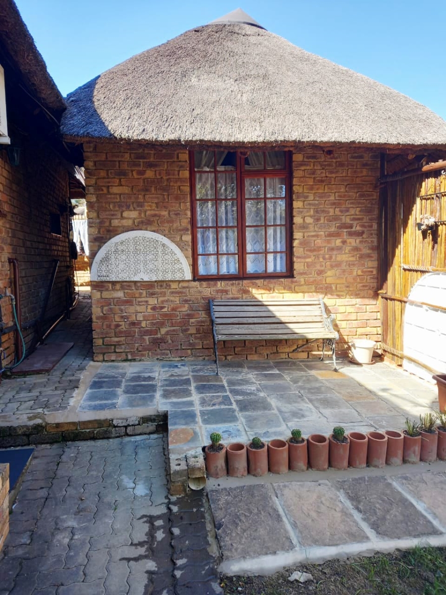 To Let 1 Bedroom Property for Rent in Boschenvaal River Front Lodges Free State